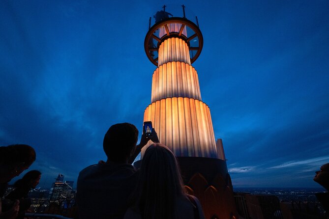 Top of the Rock VIP Tickets with SKYLIFT and The Beam Experience - Photos, champagne, and the small extras