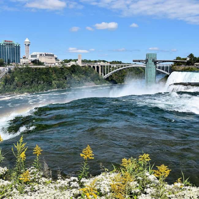 Toronto, Niagara Falls & Thousand Islands 3-day Tour from NY - Watkins Glen and Finger Lake set the tone