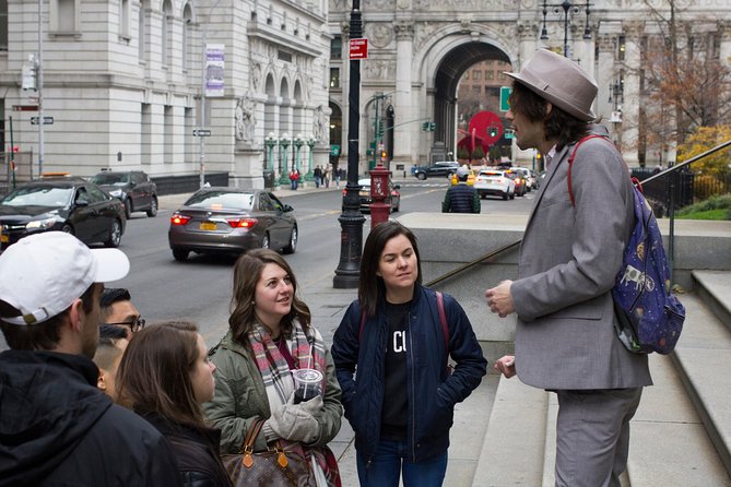 Tour Noir: A Dame To Guide For - Wall Street turns the case into a puzzle