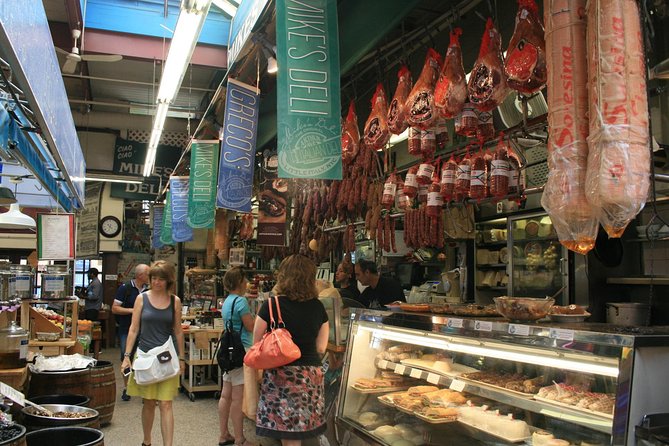 Tour of Contrasts in Italian - Arthur Avenue, the Bronx’s Little Italy