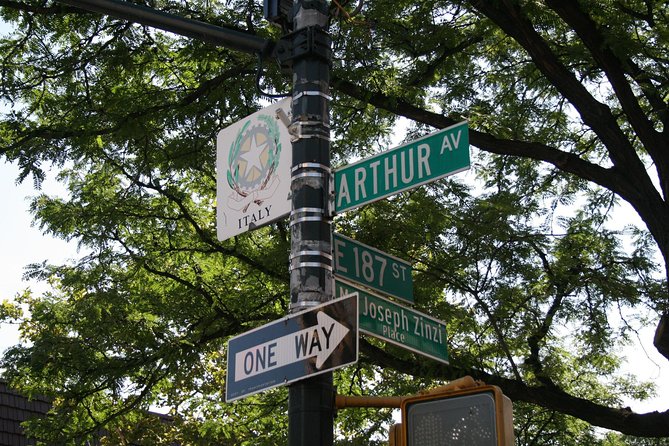 Tour of Contrasts in Italian - Yankee Stadium and the Bronx’s Grand Concourse