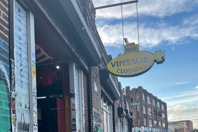 Vintage + Secondhand Shopping Walking Tour through Brooklyn, NYC - A short pause in McCarren Park