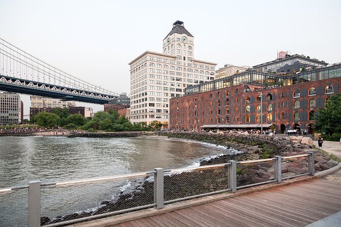 Walking tour in Manhattan Brooklyn Bridge and Waterfront - Brooklyn Heights and the final skyline view