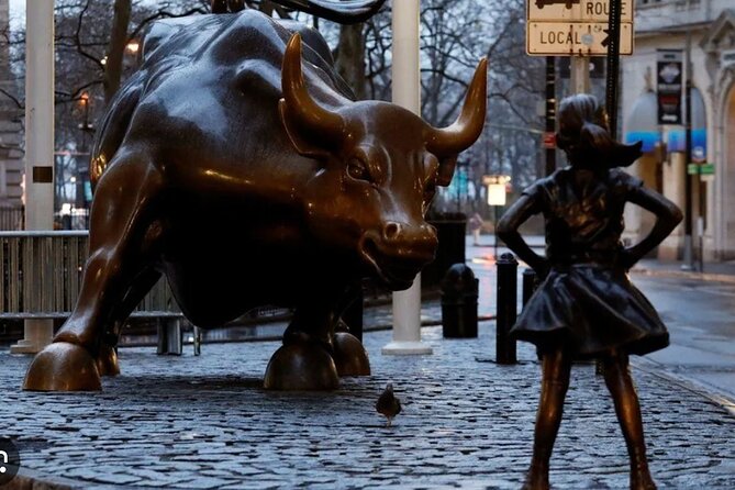 Wall Street Inside with a Trader Walking History Tour - Charging Bull: a five-minute lesson in Wall Street symbolism
