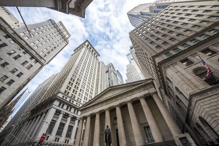 Wall Street Insider Tour with a Finance Professional - Charging Bull and the stories behind the symbol