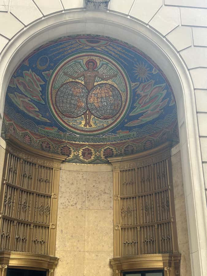 Wall Street: The birth place of NYC in French/English tour - From famous statues to the World Trade Center site