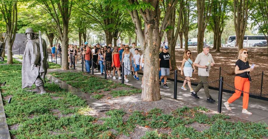 Washington DC Day Trip by Bus from New York City - Guides Make or Break This Day