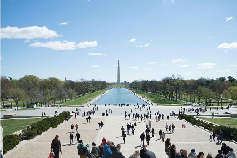 Washington from New York in Spanish - Lincoln Memorial and the National Mall