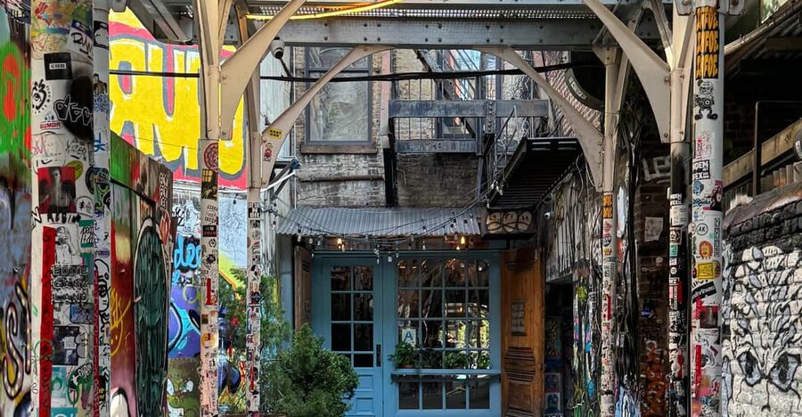 Welcome to New York: A Tour of Taylor Swift Hotspots - Timing, weather, and who should book