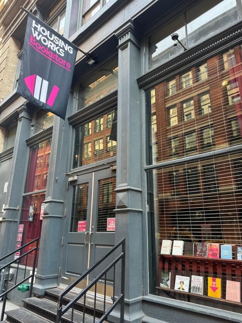 Welcome to New York: A Tour of Taylor Swift Hotspots - The Friends apartment is a quick photo stop
