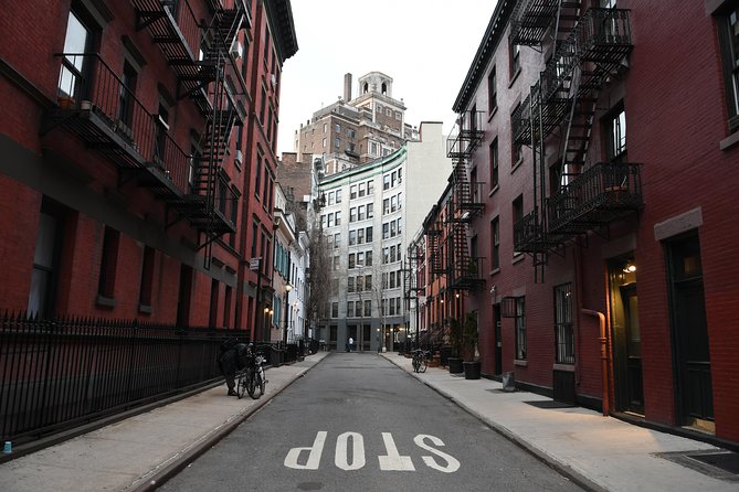 West Village Haunted Tour - Why the West Village works so well after dark