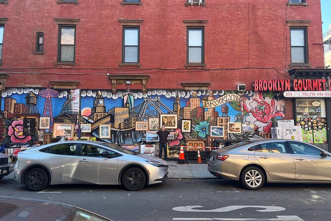 Williamsburg Walking Tour: History, Hipsters, Hasids & Hops - Spending 30 minutes with the wider neighborhood